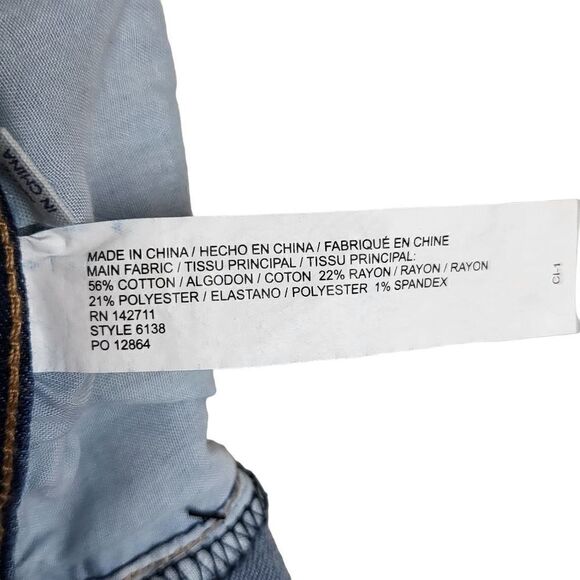 Eloquii Slim Bootcut Jean Size 18 - Picture 11 of 12